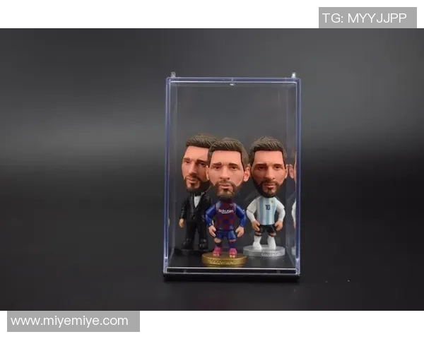 梅西足球明星手办精美收藏品展现传奇球技与个人魅力