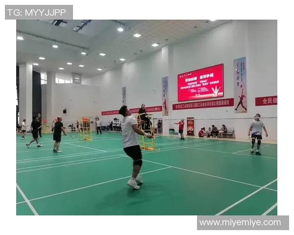 武汉羽毛球队耐力训练揭秘：如何在高强度比赛中保持最佳状态